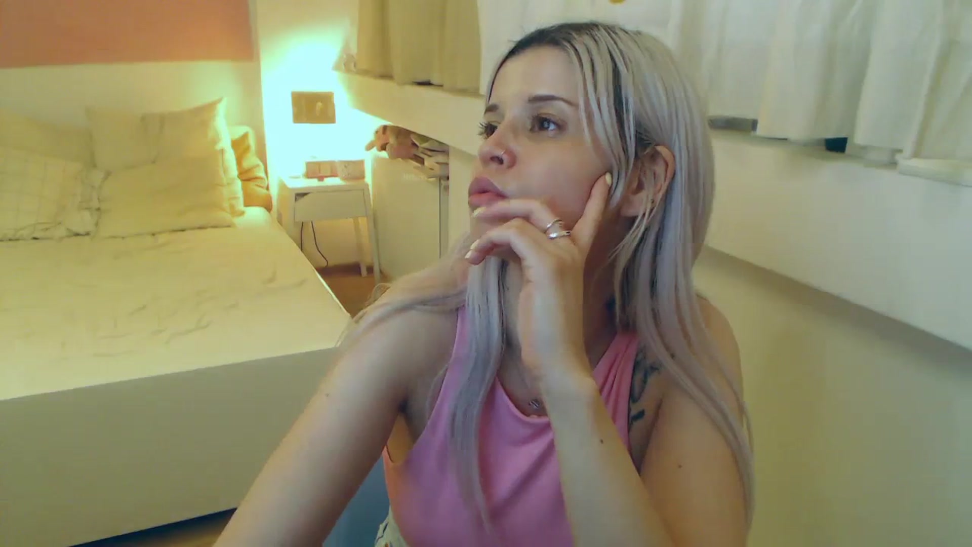 Gallery image thumbnail from Arya_Jolie's myfreecams stream on, 08/08/2023, 17:13 image 3 of 20