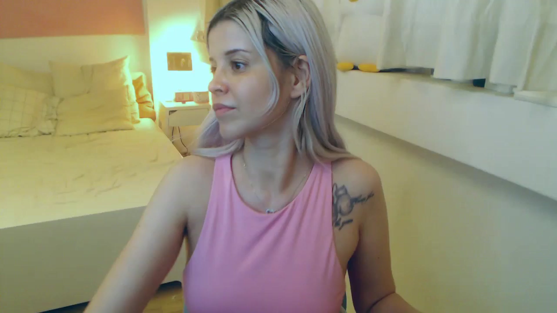 Gallery image thumbnail from Arya_Jolie's myfreecams stream on, 08/08/2023, 17:13 image 16 of 20
