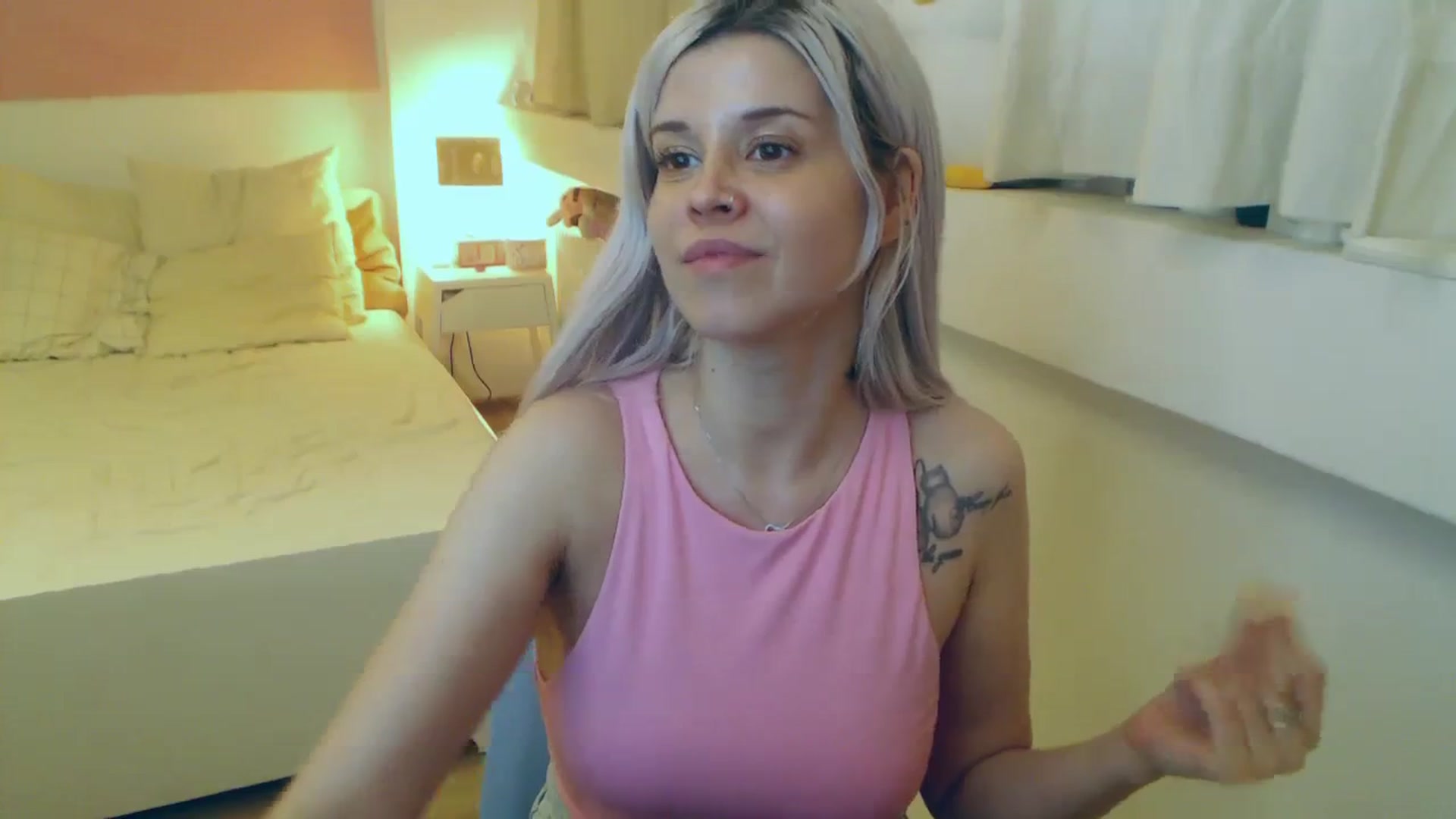 Gallery image thumbnail from Arya_Jolie's myfreecams stream on, 08/08/2023, 17:13 image 7 of 20