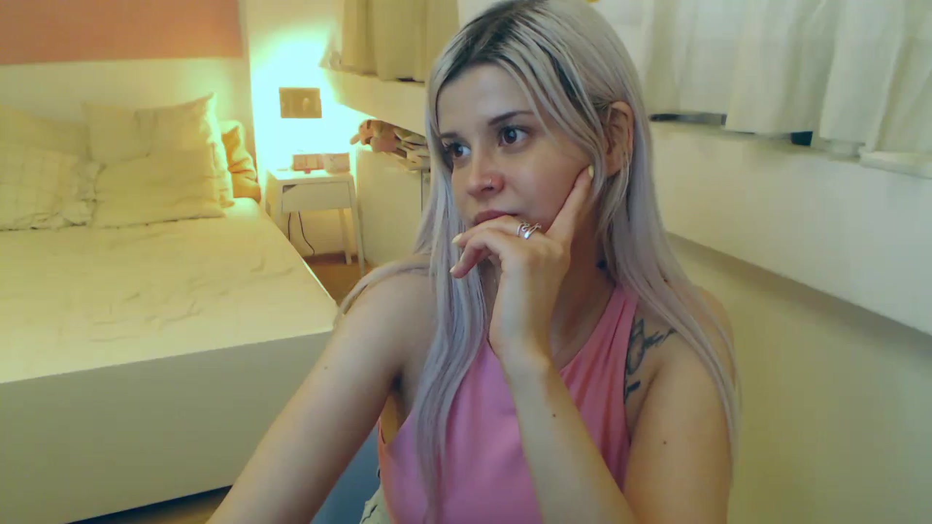 Gallery image thumbnail from Arya_Jolie's myfreecams stream on, 08/08/2023, 17:13 image 2 of 20