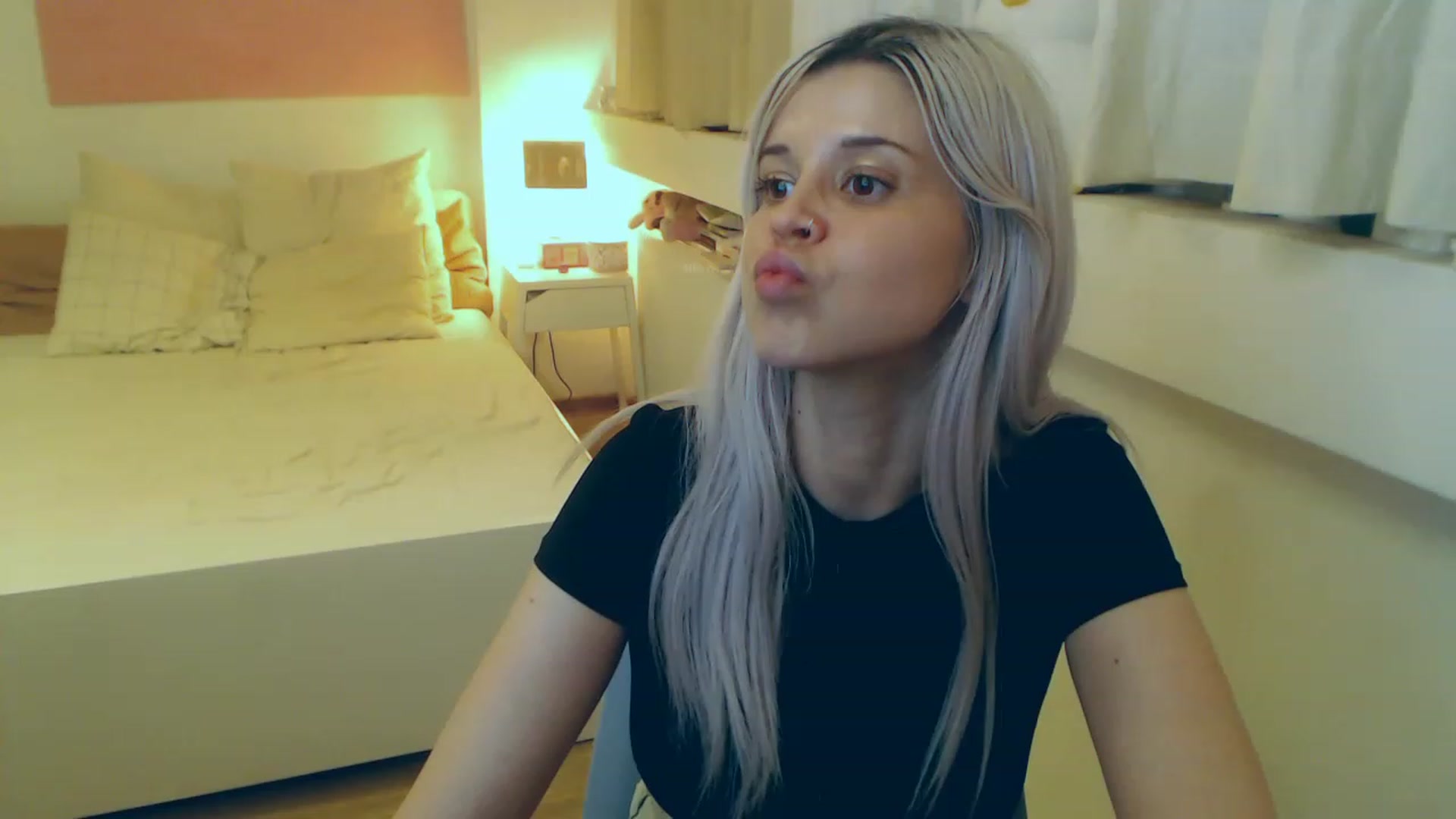 Gallery image thumbnail from Arya_Jolie's myfreecams stream on, 08/08/2023, 19:11 image 17 of 20