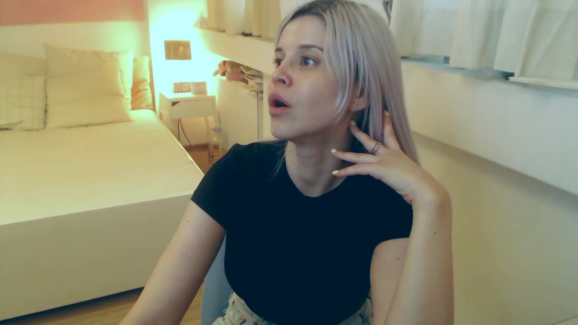 Gallery image thumbnail from Arya_Jolie's myfreecams stream on, 08/10/2023, 12:37 image 1 of 20