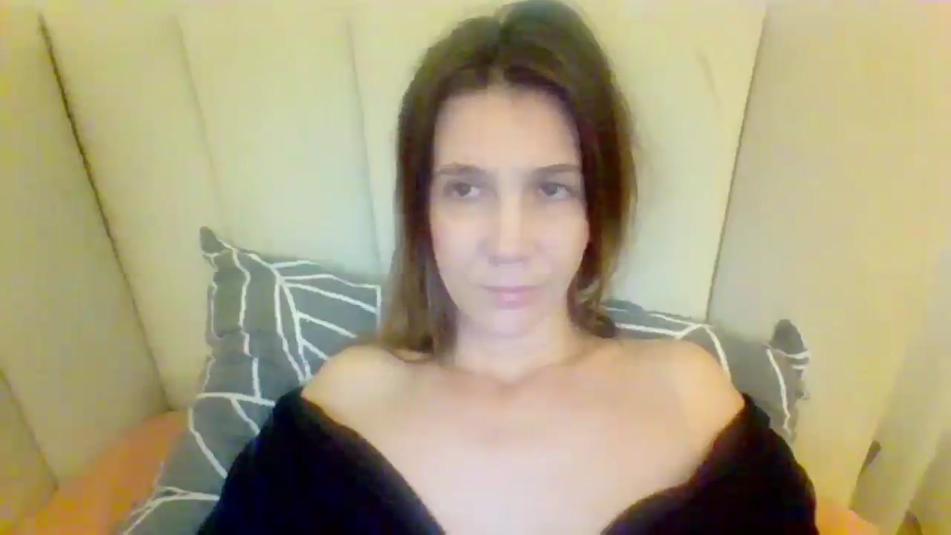 Gallery image thumbnail from AryanaFantasy's myfreecams stream on, 12/22/2025, 12:01 image 5 of 20