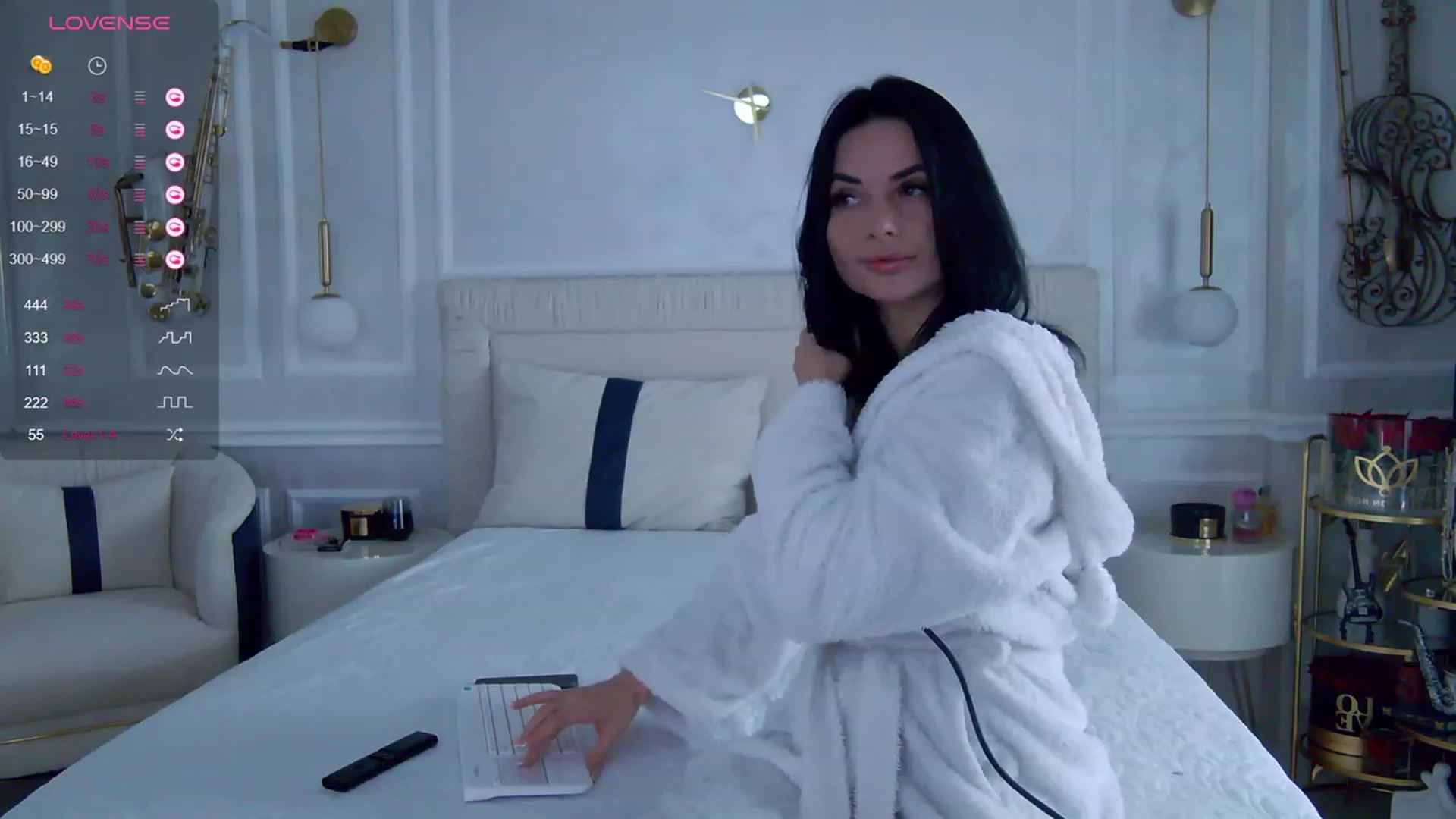Gallery image thumbnail from AryannaMoon's myfreecams stream on, 03/18/2024, 05:19 image 19 of 20