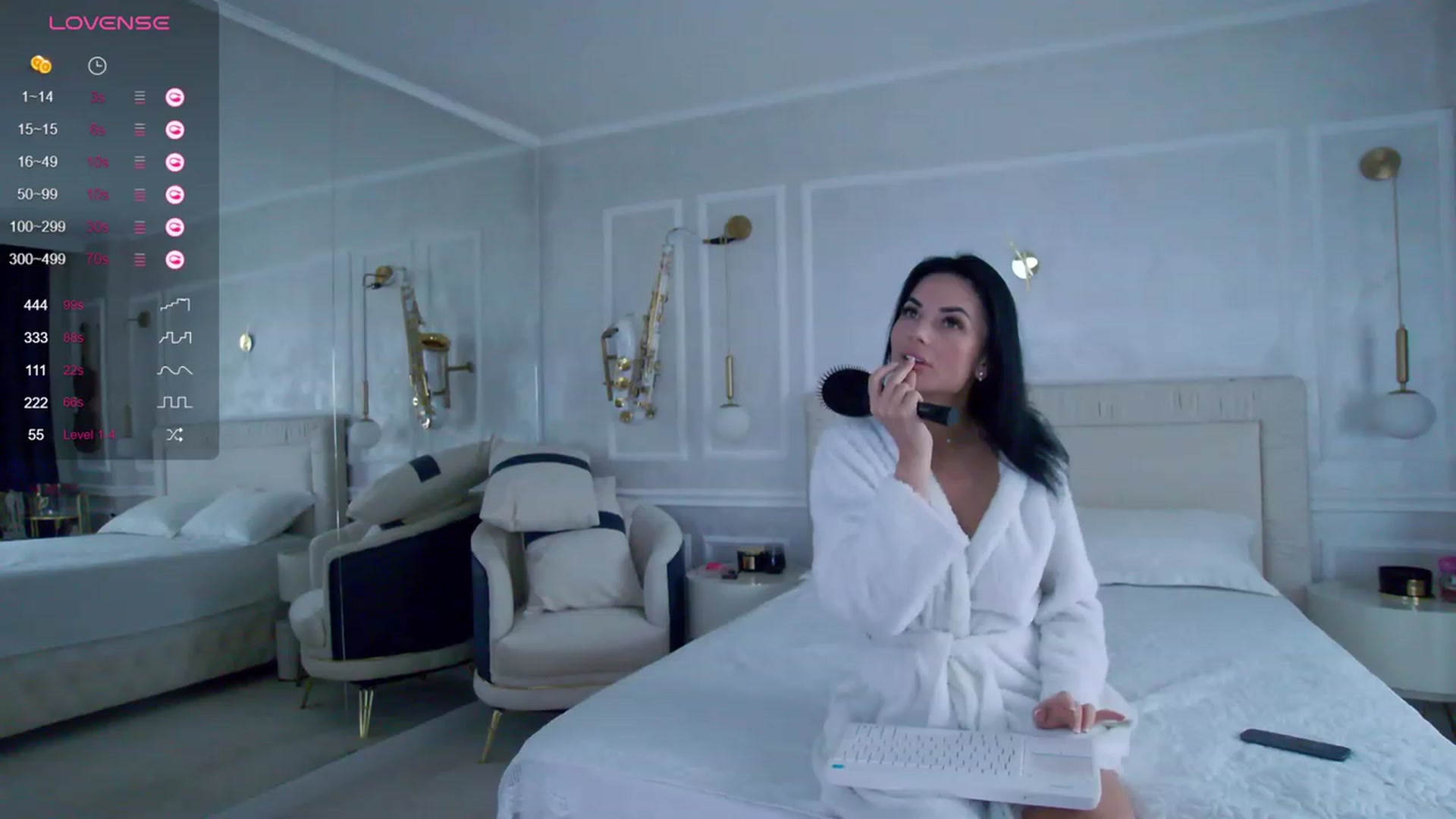 Gallery image thumbnail from AryannaMoon's myfreecams stream on, 03/18/2024, 05:19 image 9 of 20