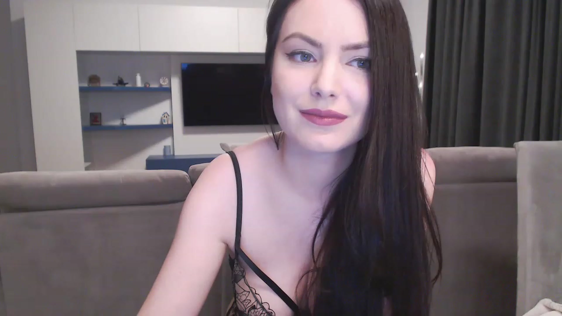 Gallery image thumbnail from Aryelle_'s myfreecams stream on, 12/08/2022, 23:13 image 13 of 20