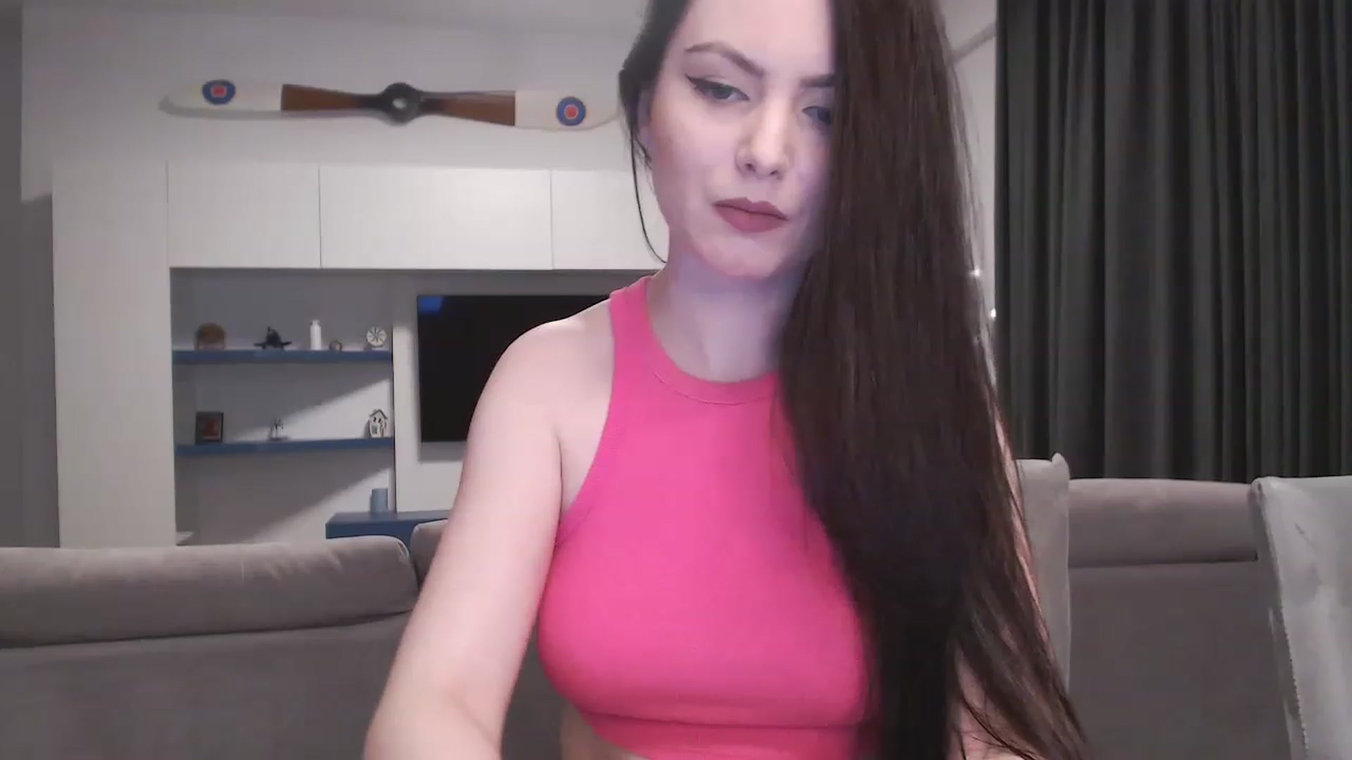 Gallery image thumbnail from Aryelle_'s myfreecams stream on, 12/11/2022, 24:05 image 17 of 20
