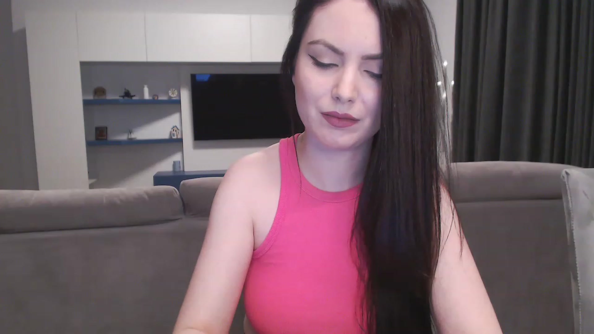 Gallery image thumbnail from Aryelle_'s myfreecams stream on, 12/11/2022, 24:05 image 19 of 20