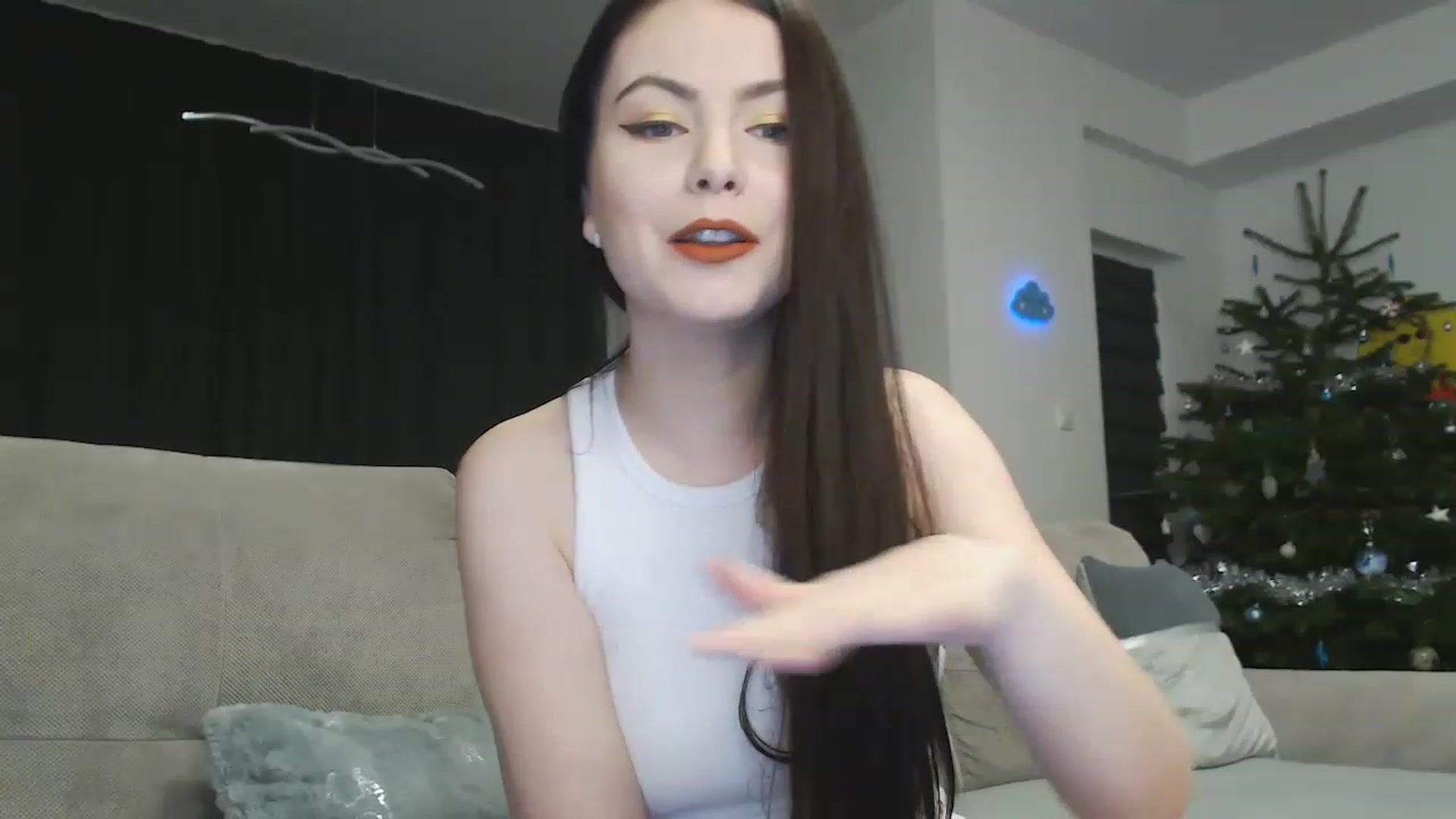 Gallery image thumbnail from Aryelle_'s myfreecams stream on, 12/23/2022, 01:04 image 16 of 20