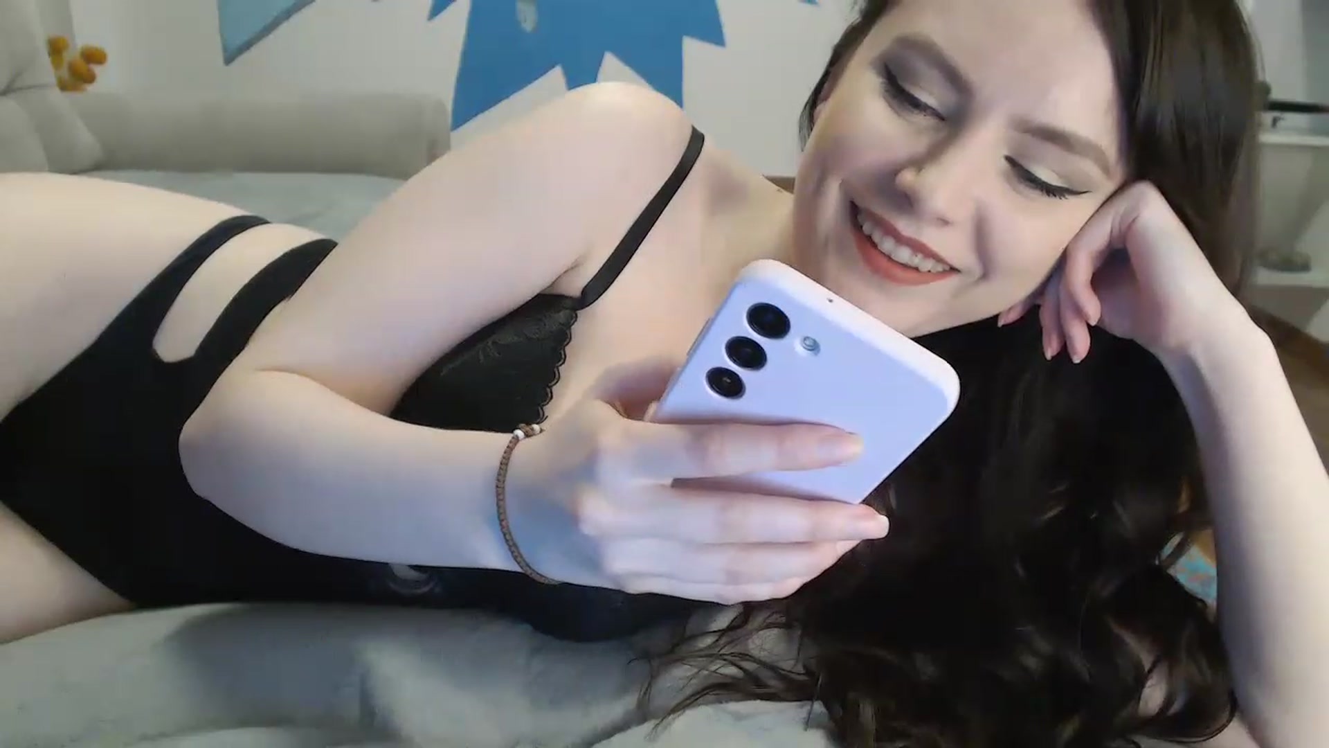 Gallery image thumbnail from Aryelle_'s myfreecams stream on, 04/19/2023, 24:03 image 12 of 20