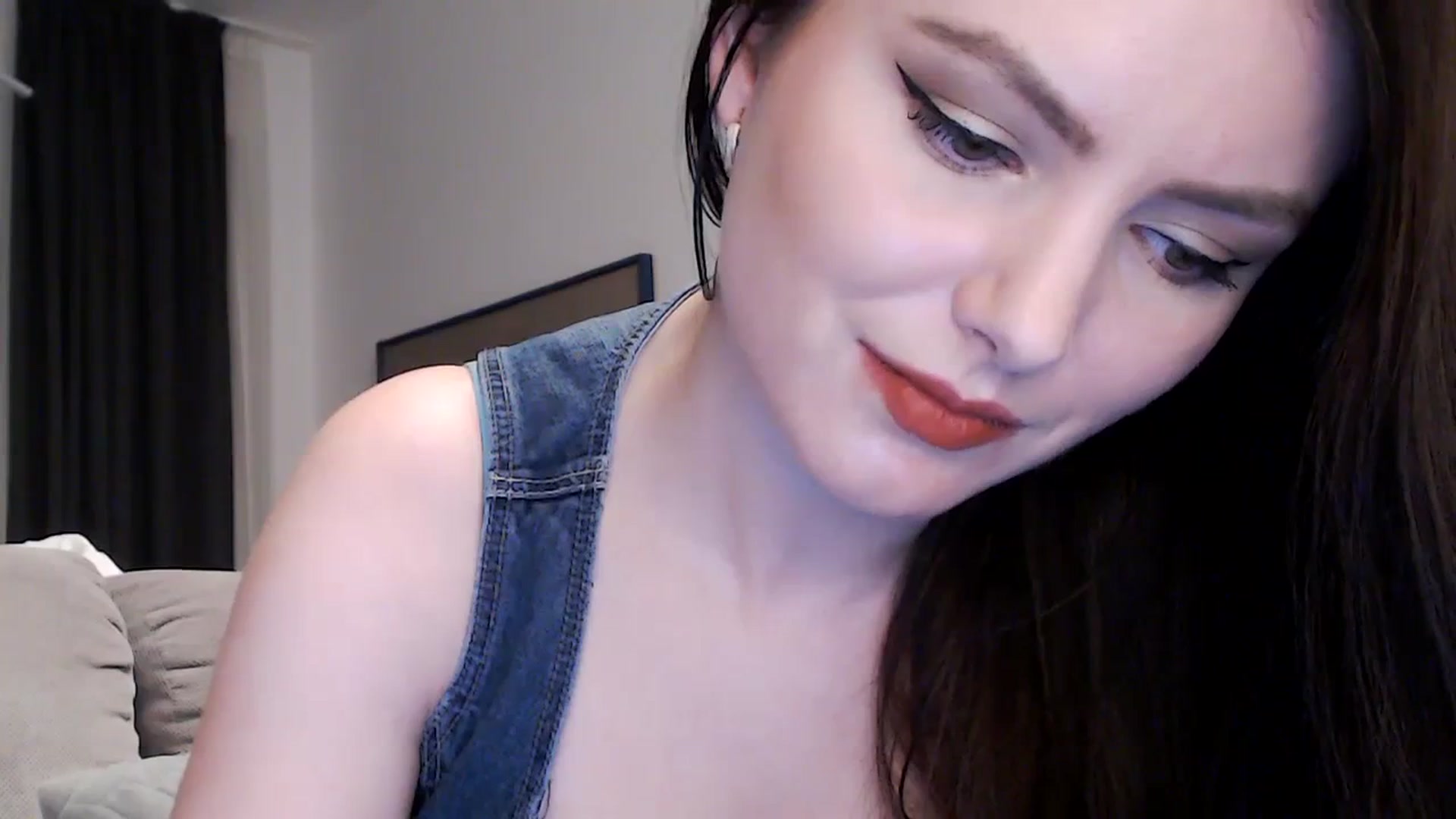 Gallery image thumbnail from Aryelle_'s myfreecams stream on, 10/28/2023, 24:01 image 19 of 20