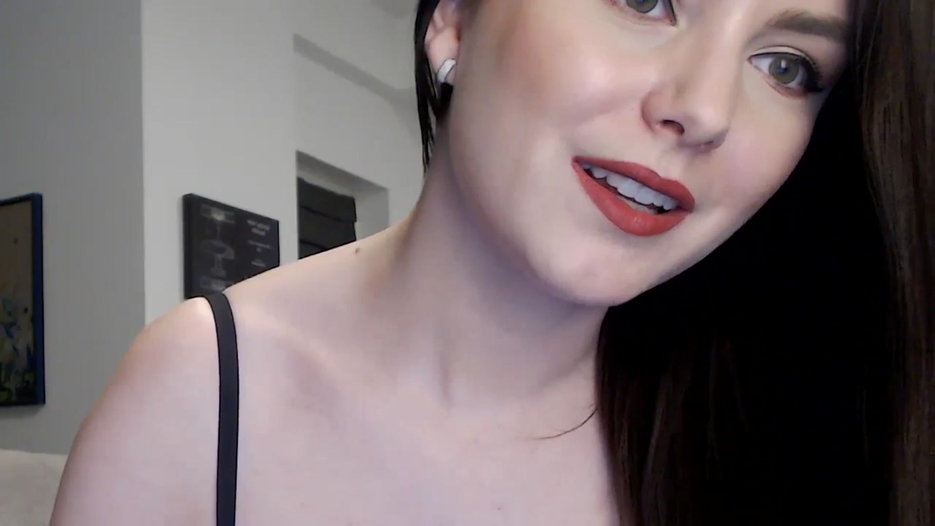 Gallery image thumbnail from Aryelle_'s myfreecams stream on, 12/30/2023, 23:54 image 15 of 20