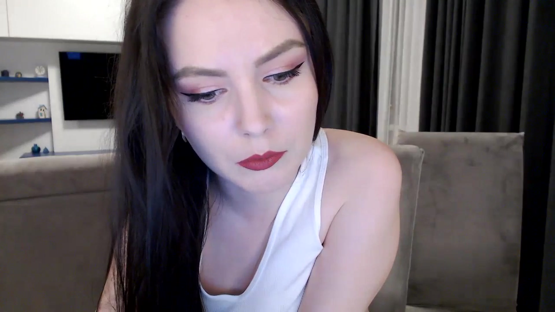 Gallery image thumbnail from Aryelle_'s myfreecams stream on, 04/16/2024, 22:59 image 16 of 20