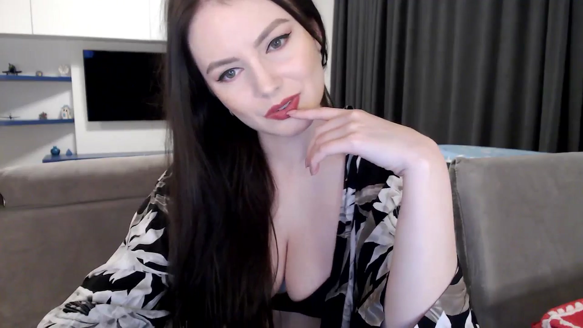Gallery image thumbnail from Aryelle_'s myfreecams stream on, 05/17/2024, 22:35 image 15 of 20