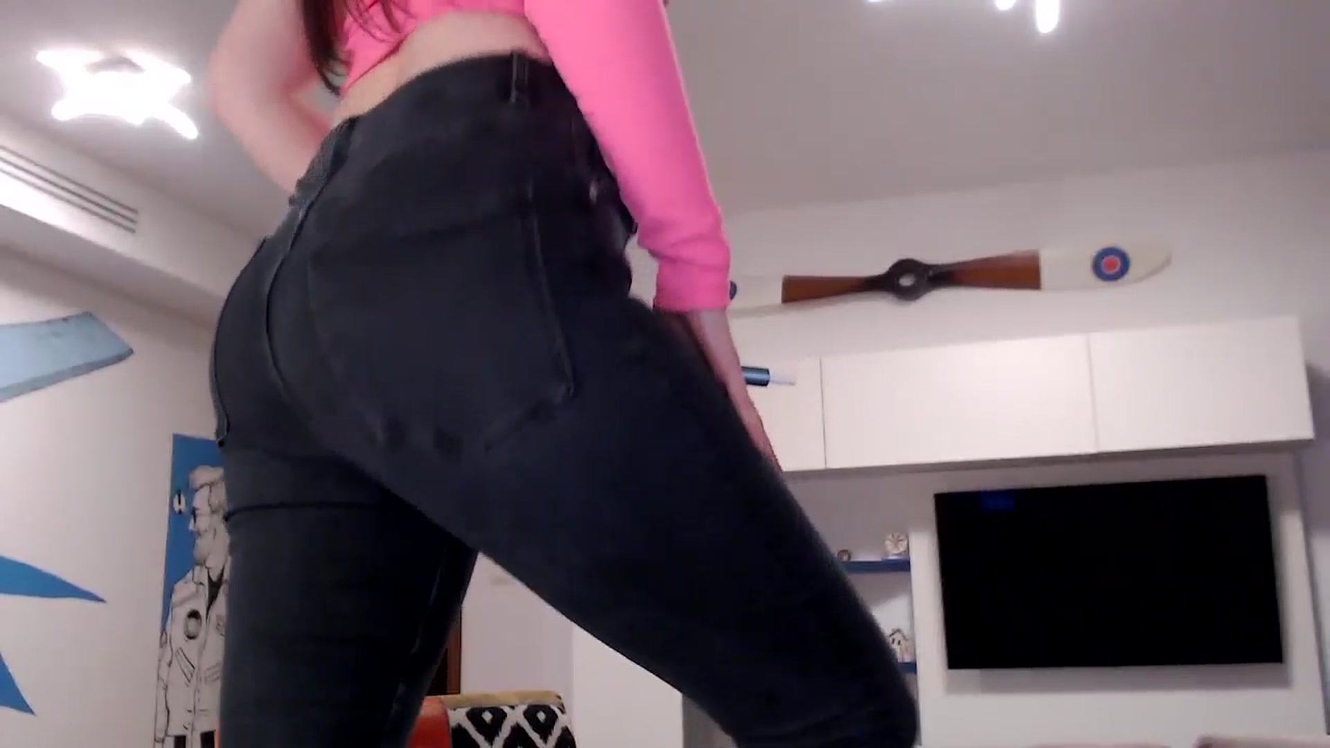 Gallery image thumbnail from Aryelle_'s myfreecams stream on, 05/28/2024, 23:00 image 10 of 20