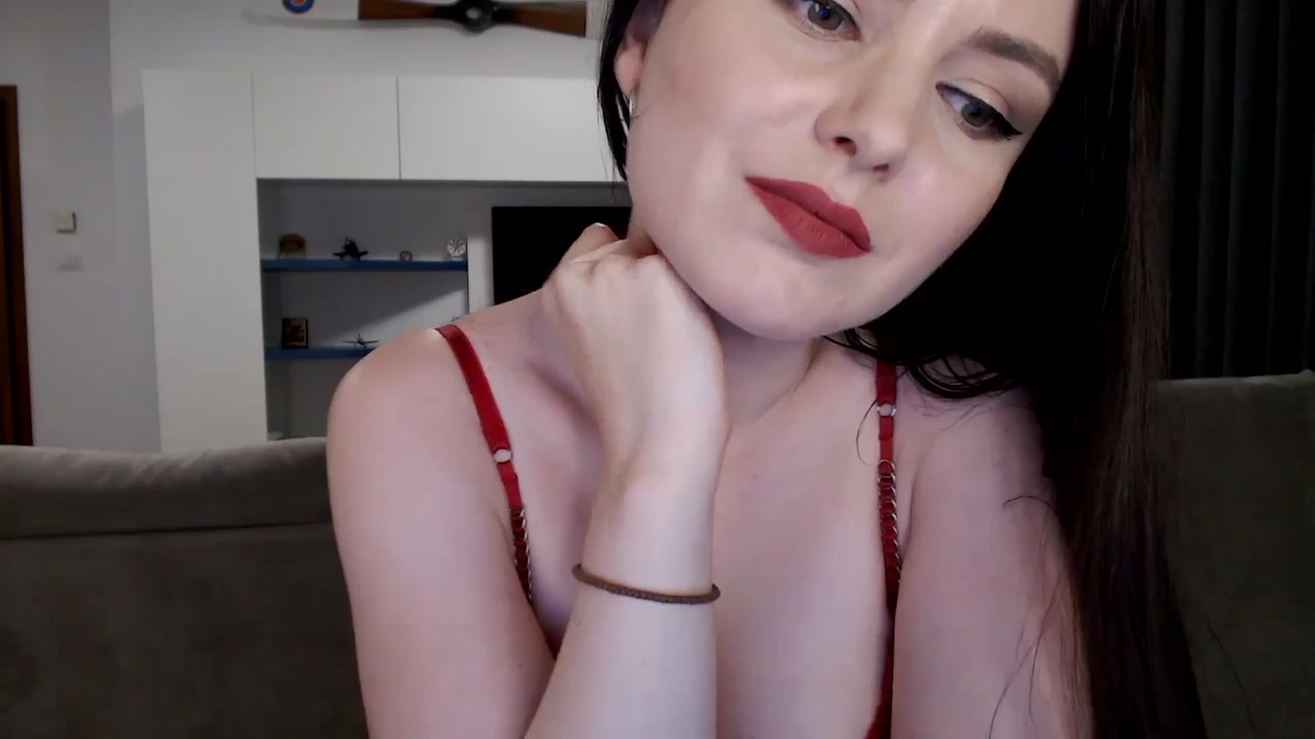 Gallery image thumbnail from Aryelle_'s myfreecams stream on, 07/07/2024, 23:59 image 16 of 20