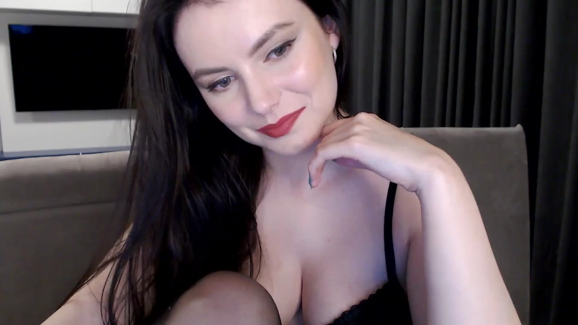 Gallery image thumbnail from Aryelle_'s myfreecams stream on, 07/11/2024, 01:17 image 16 of 20