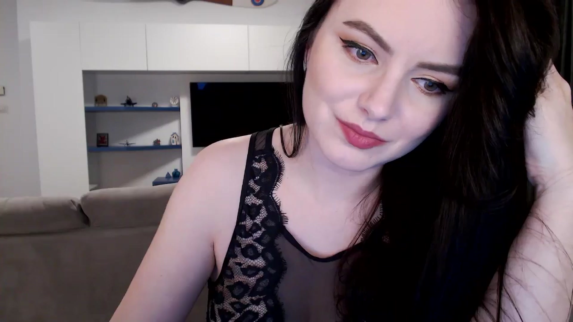 Gallery image thumbnail from Aryelle_'s myfreecams stream on, 12/19/2024, 24:27 image 4 of 20