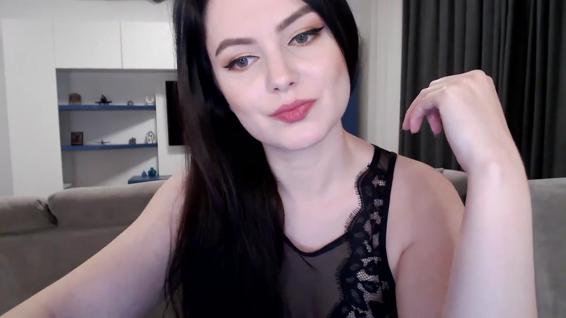 Gallery image thumbnail from Aryelle_'s myfreecams stream on, 12/19/2024, 24:27 image 20 of 20