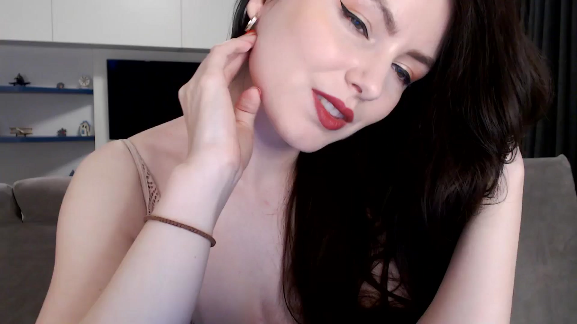 Gallery image thumbnail from Aryelle_'s myfreecams stream on, 05/25/2025, 21:20 image 11 of 20