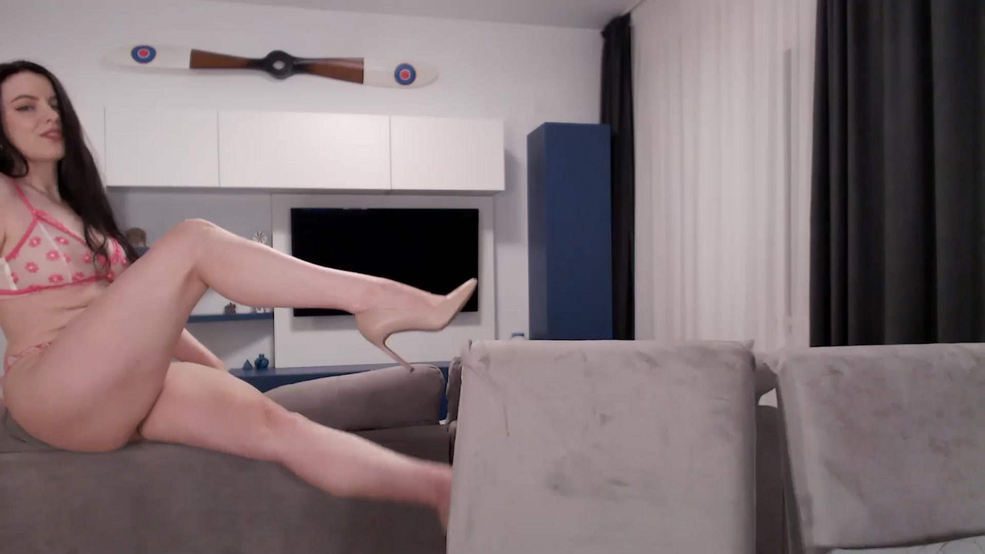 Gallery image thumbnail from Aryelle_'s myfreecams stream on, 07/12/2025, 21:20 image 5 of 20