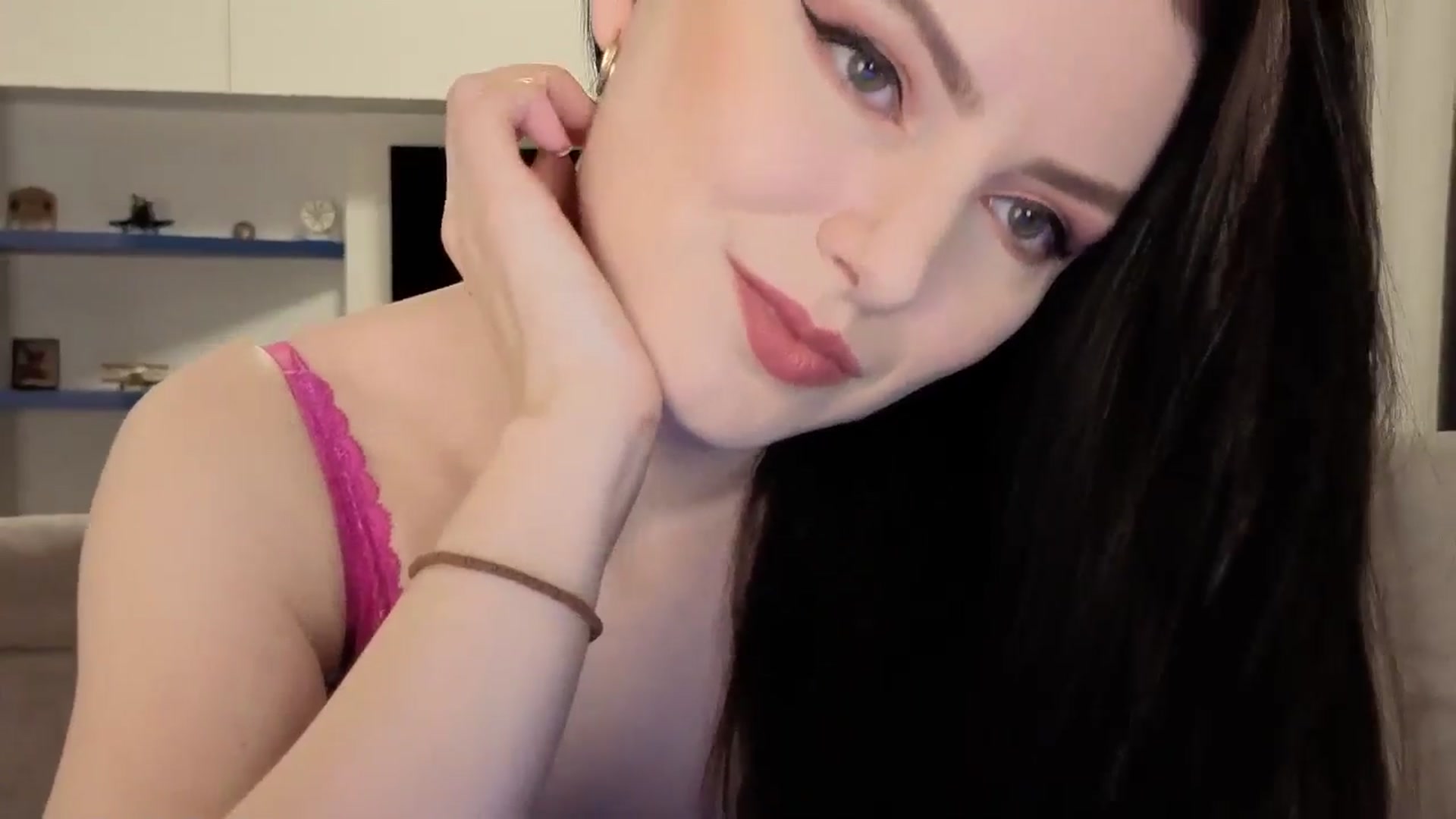 Gallery image thumbnail from Aryelle_'s myfreecams stream on, 10/02/2025, 22:50 image 9 of 20