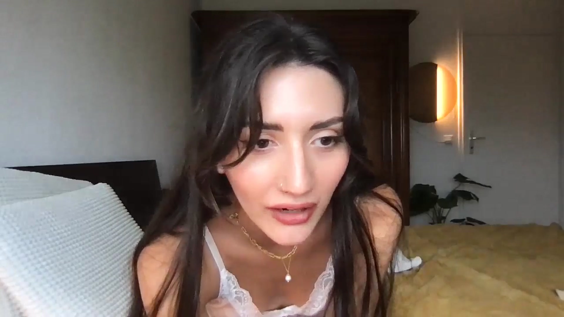 Gallery image thumbnail from AsYouWish's myfreecams stream on, 08/27/2025, 15:33 image 12 of 20