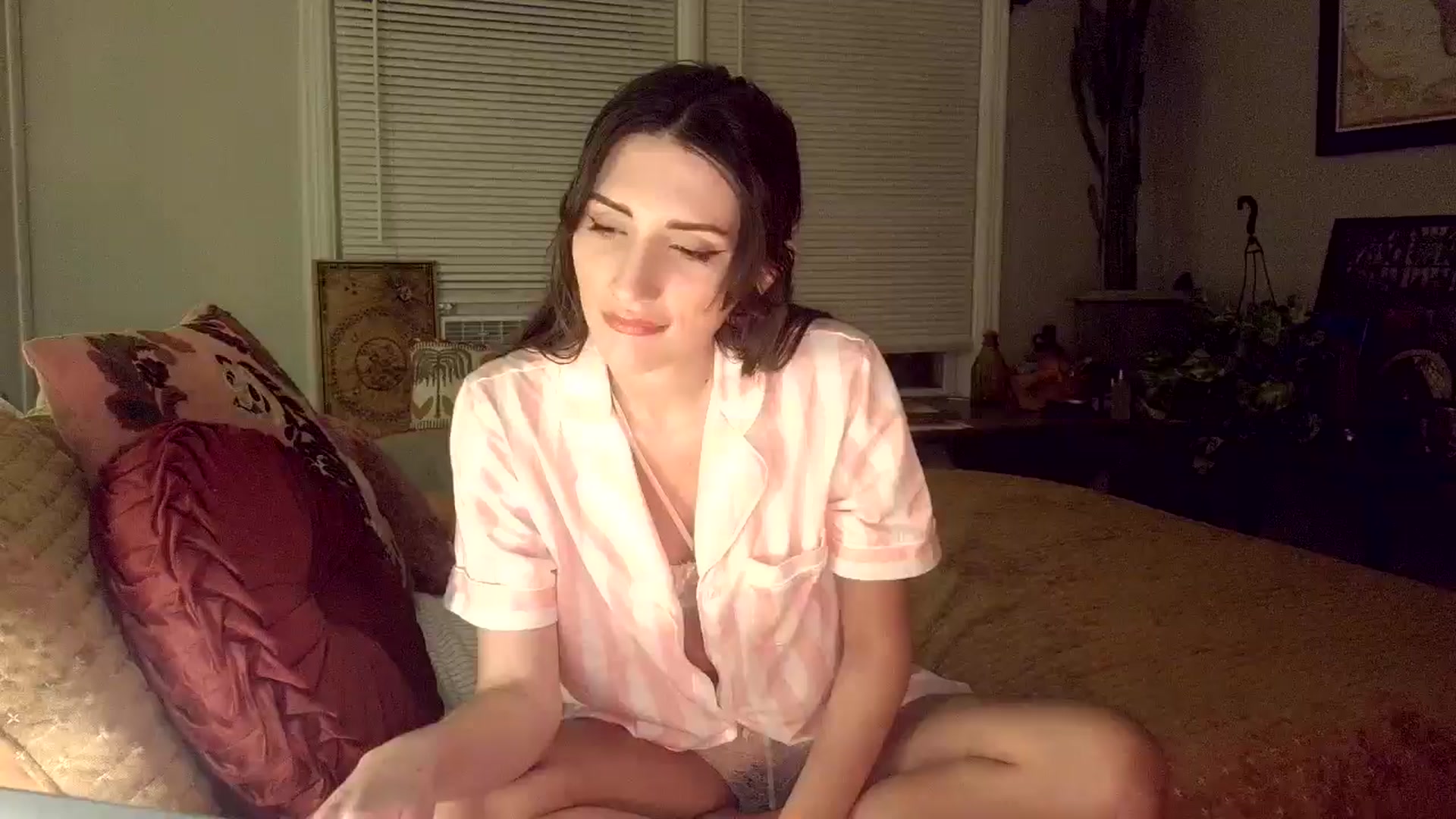Gallery image thumbnail from AsYouWish's myfreecams stream on, 12/14/2025, 01:37 image 2 of 20