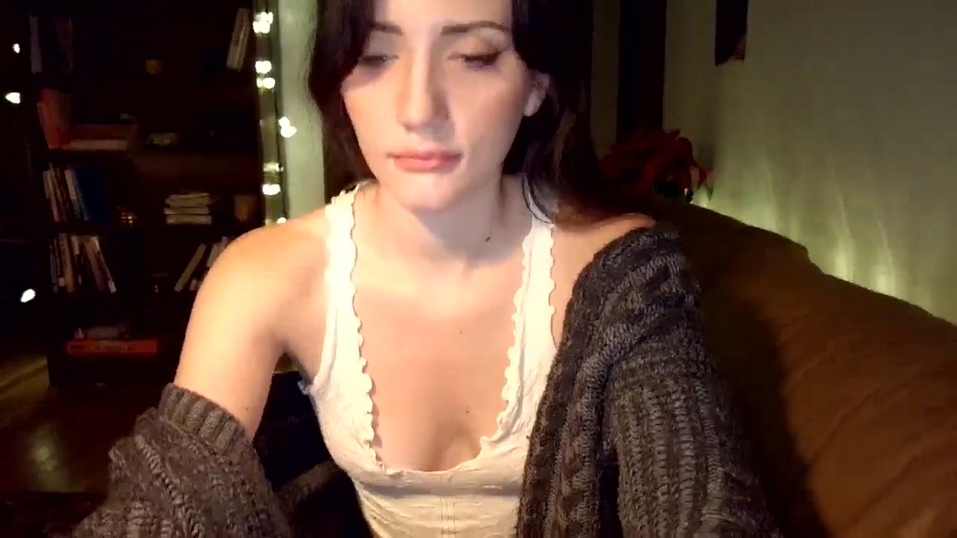 Gallery image thumbnail from AsYouWish's myfreecams stream on, 12/29/2025, 22:55 image 8 of 20