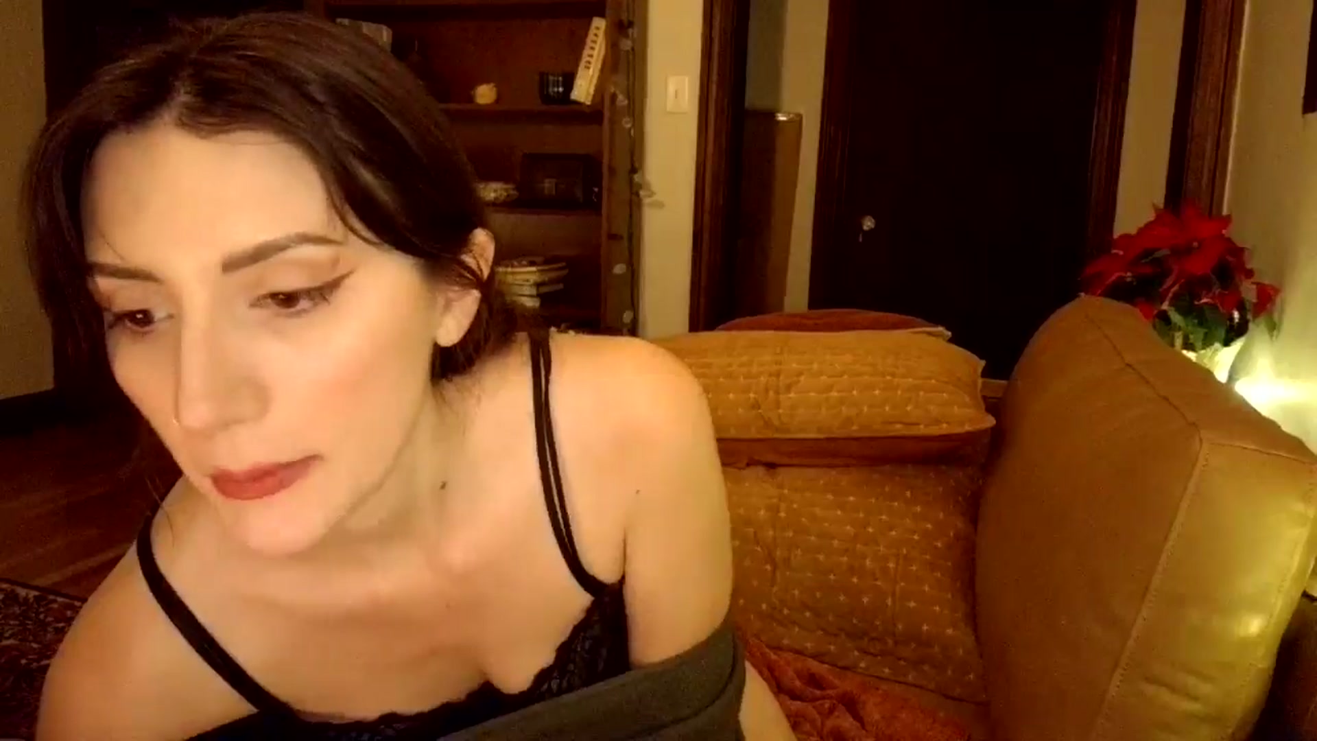 Gallery image thumbnail from AsYouWish's myfreecams stream on, 01/02/2026, 05:16 image 16 of 20