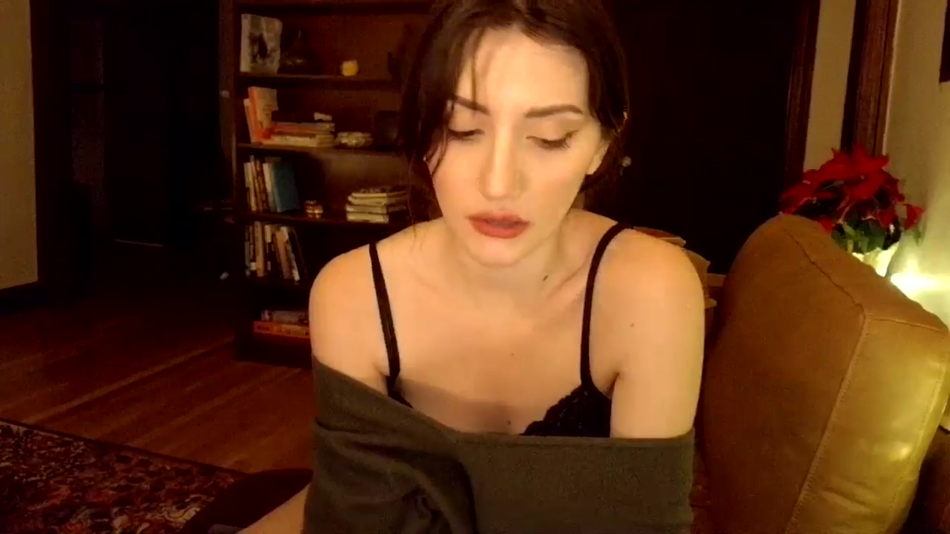 Gallery image thumbnail from AsYouWish's myfreecams stream on, 01/02/2026, 05:16 image 17 of 20