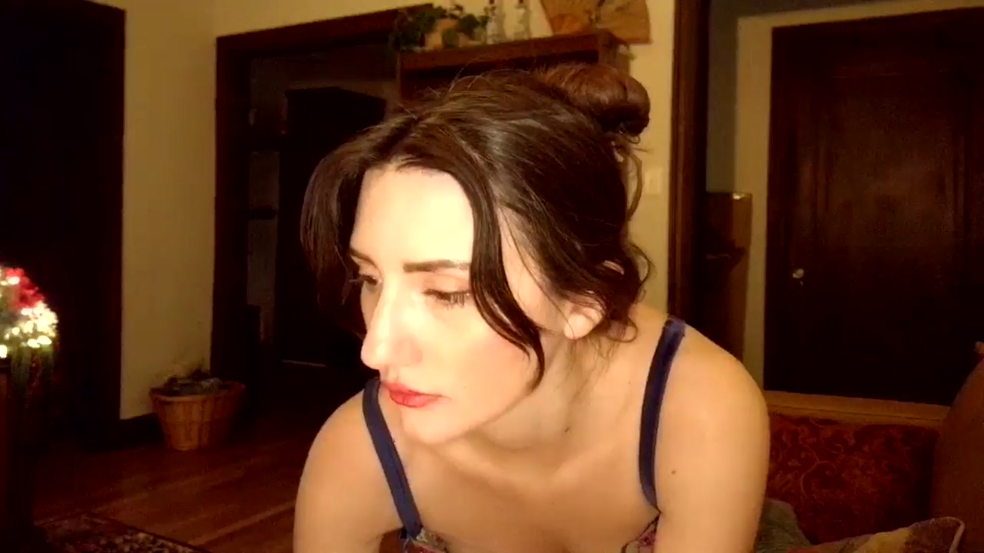 Gallery image thumbnail from AsYouWish's myfreecams stream on, 01/04/2026, 04:53 image 17 of 20