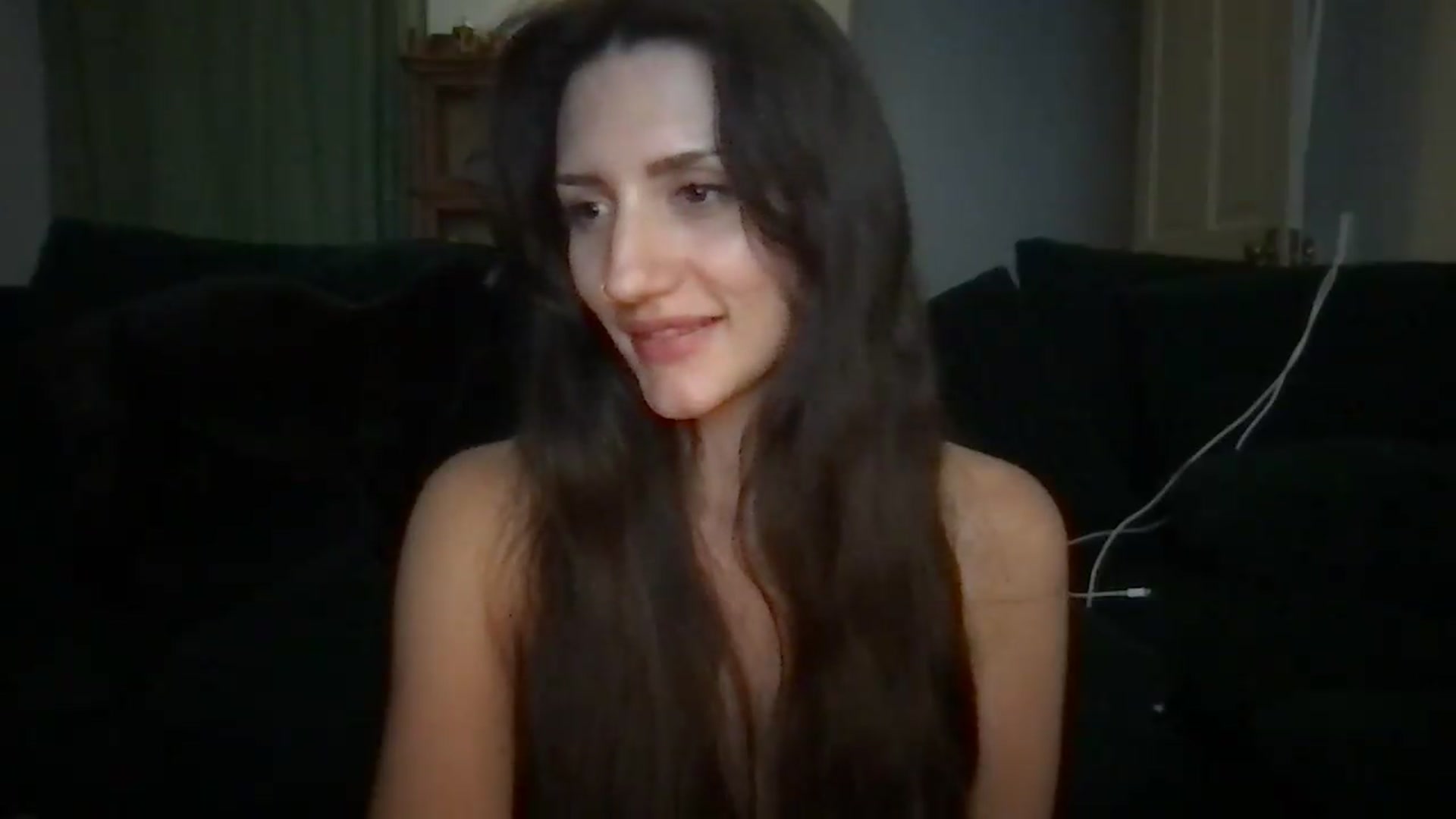 Gallery image thumbnail from AsYouWish's myfreecams stream on, 08/11/2026, 05:11 image 11 of 20