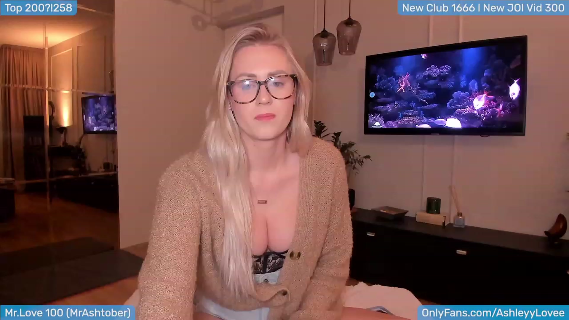 Gallery image thumbnail from AshLoveBday's myfreecams stream on, 01/19/2024, 19:29 image 6 of 20