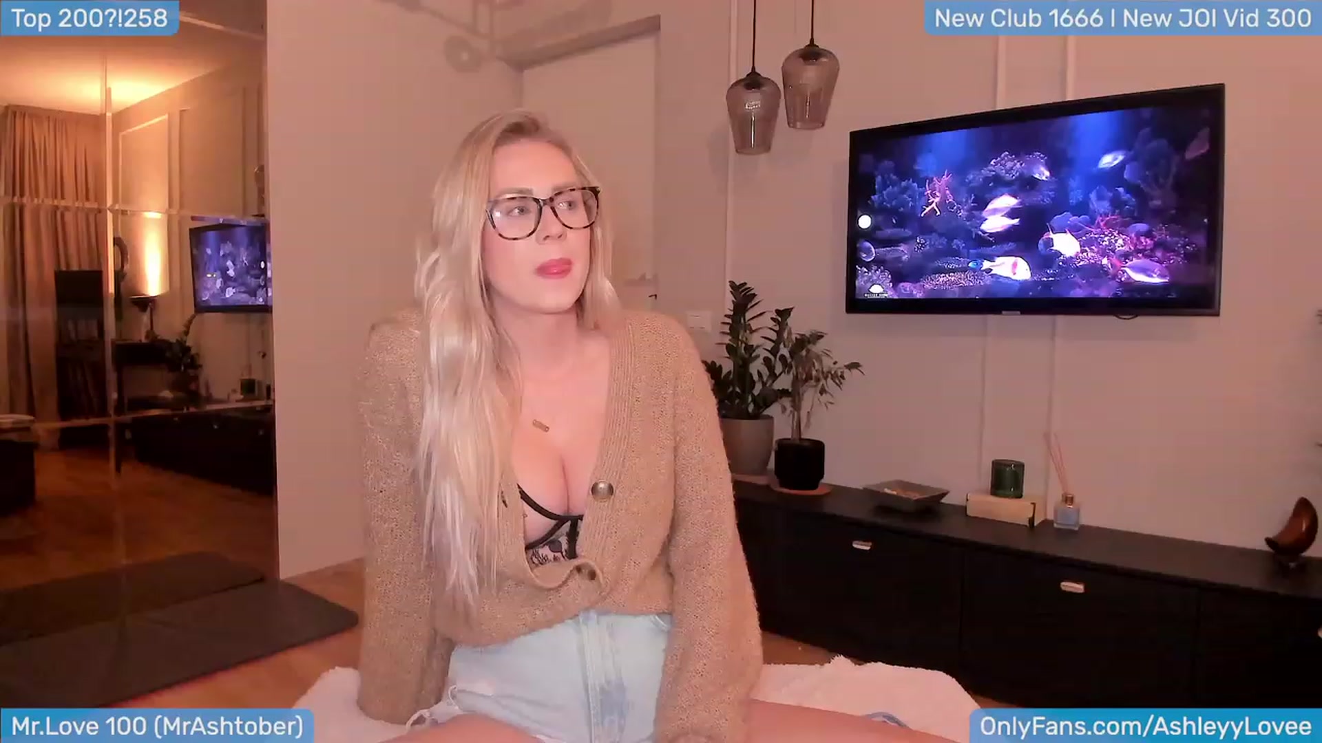 Gallery image thumbnail from AshLoveBday's myfreecams stream on, 01/19/2024, 19:29 image 2 of 20