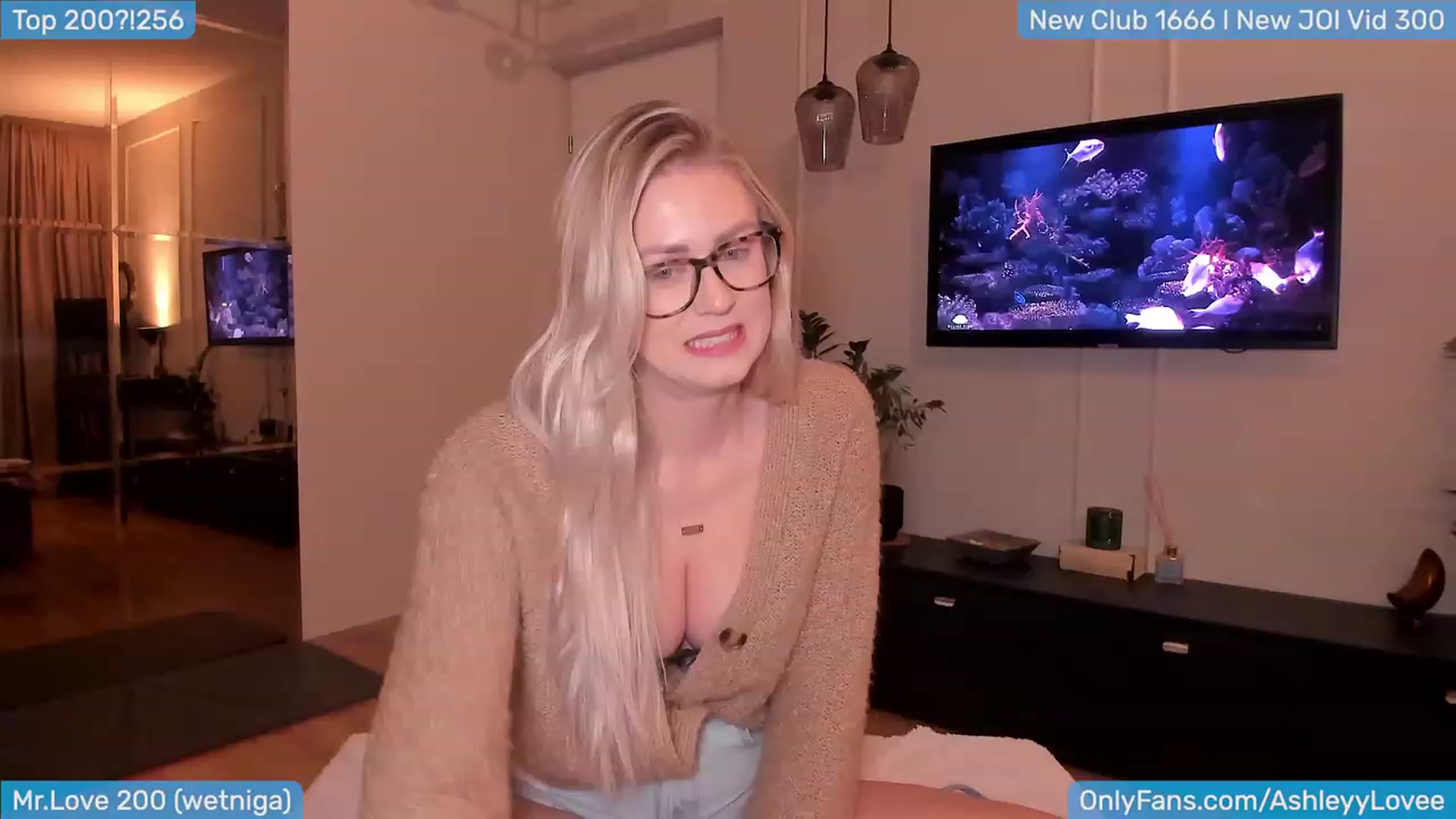 Gallery image thumbnail from AshLoveBday's myfreecams stream on, 01/19/2024, 19:29 image 18 of 20