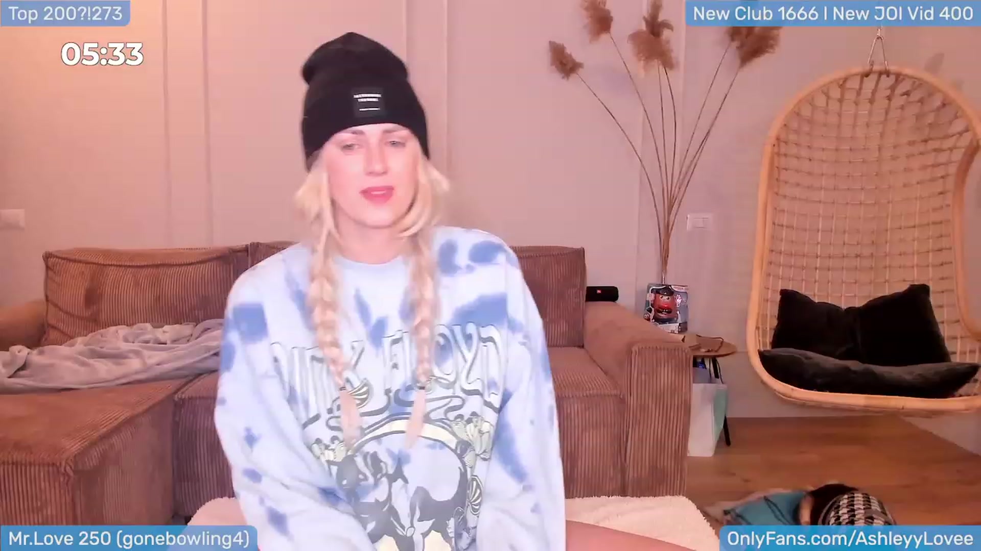 Gallery image thumbnail from AshLoveBday's myfreecams stream on, 01/20/2024, 21:31 image 14 of 20