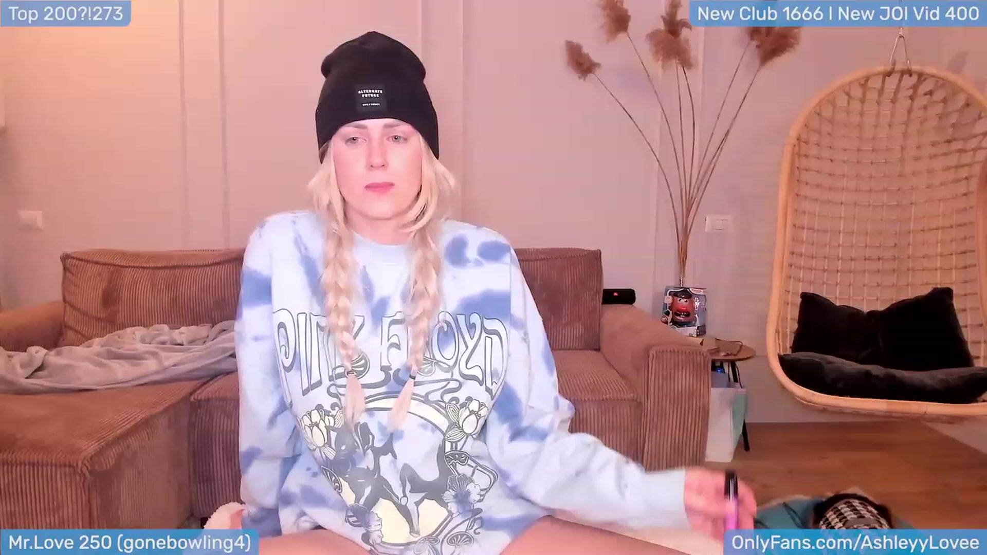 Gallery image thumbnail from AshLoveBday's myfreecams stream on, 01/20/2024, 21:31 image 1 of 20