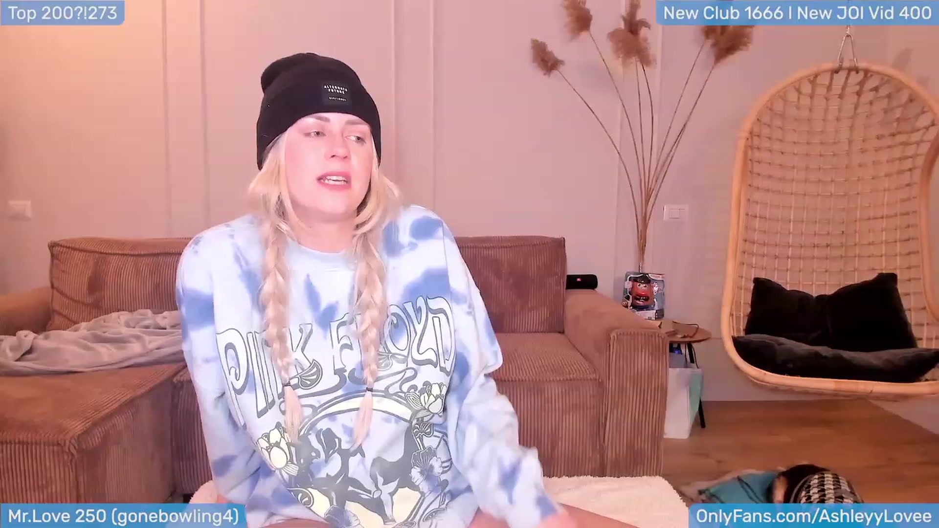 Gallery image thumbnail from AshLoveBday's myfreecams stream on, 01/20/2024, 21:31 image 9 of 20