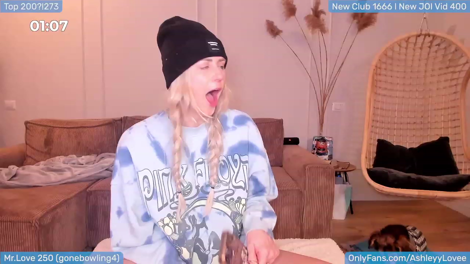 Gallery image thumbnail from AshLoveBday's myfreecams stream on, 01/20/2024, 21:31 image 19 of 20