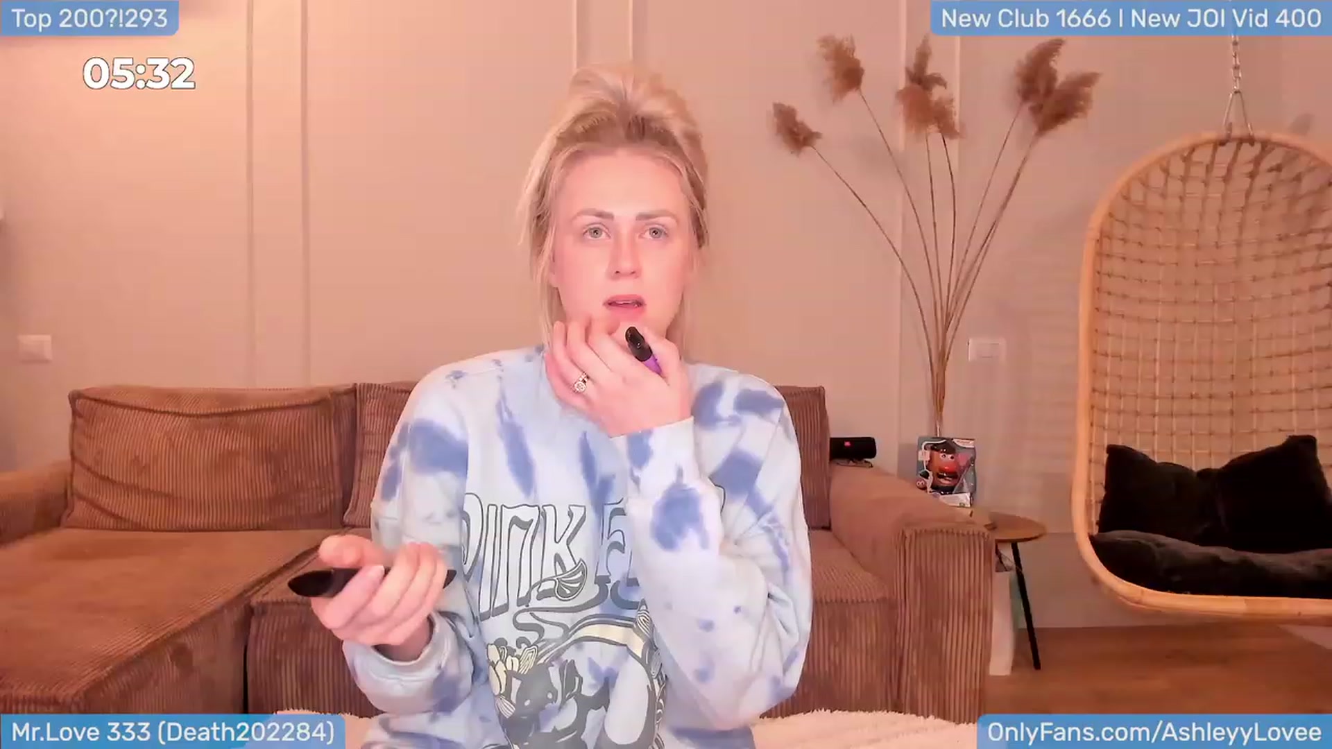 Gallery image thumbnail from AshLoveBday's myfreecams stream on, 01/21/2024, 23:04 image 10 of 20