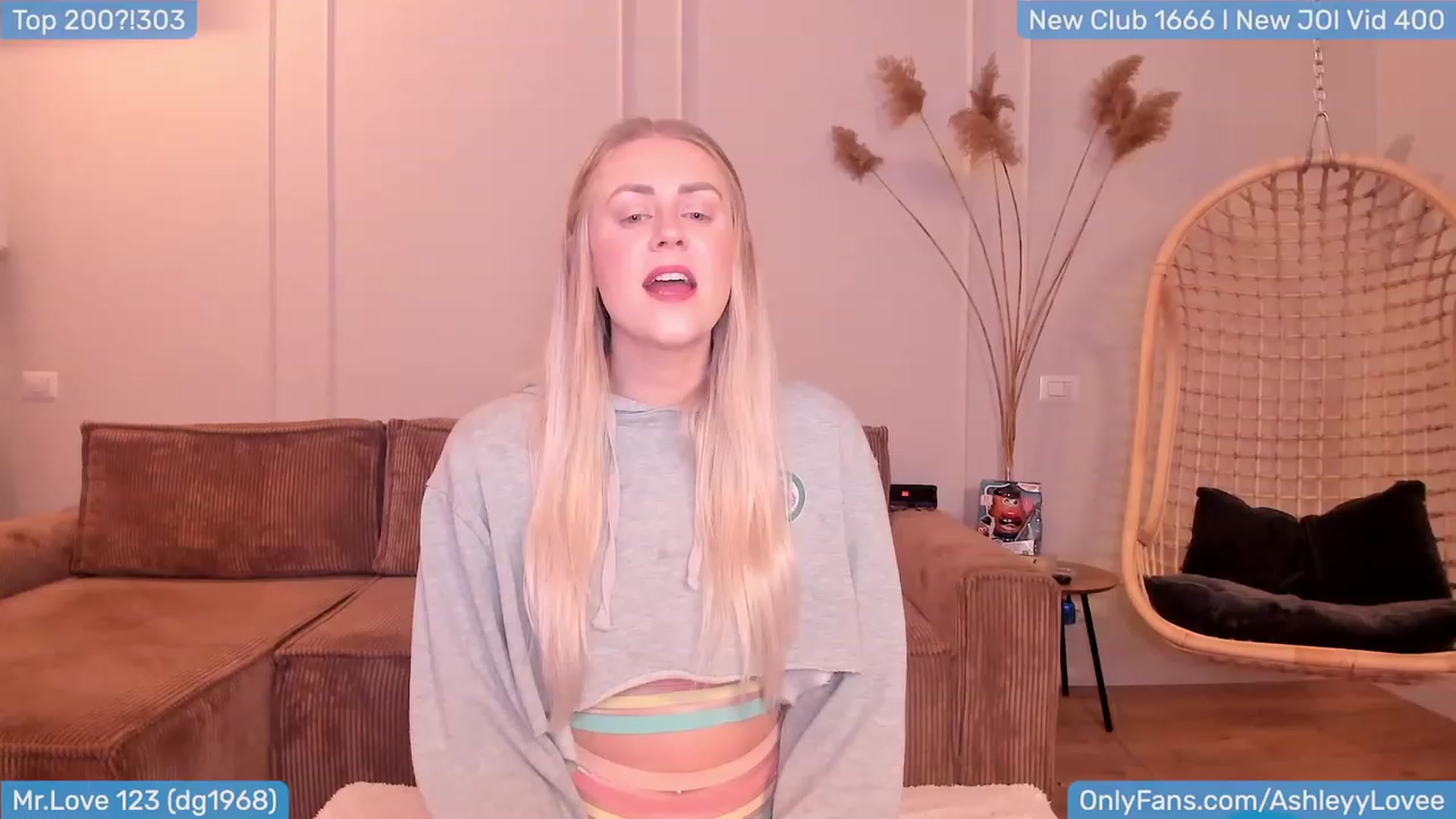 Gallery image thumbnail from AshLoveBday's myfreecams stream on, 01/22/2024, 19:45 image 14 of 20