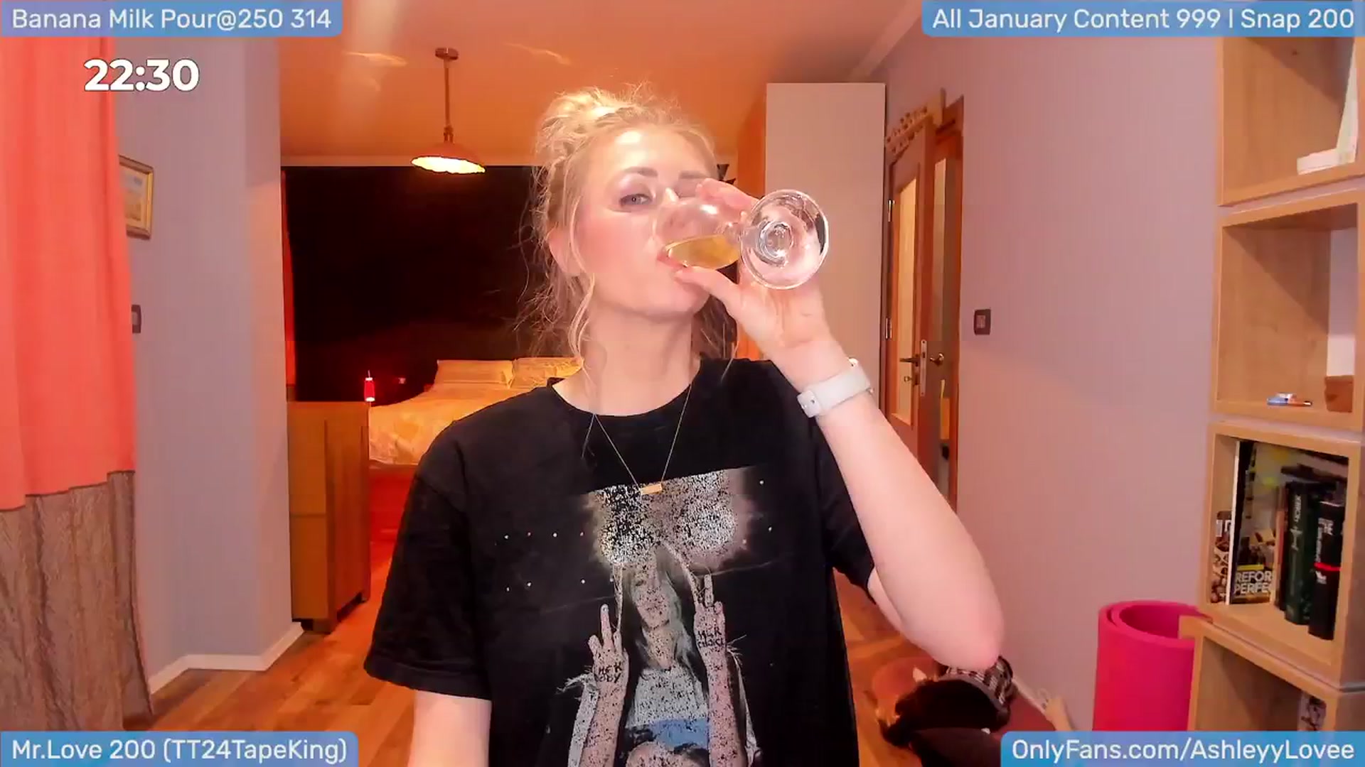 Gallery image thumbnail from AshLoveBday's myfreecams stream on, 01/31/2024, 22:05 image 16 of 20
