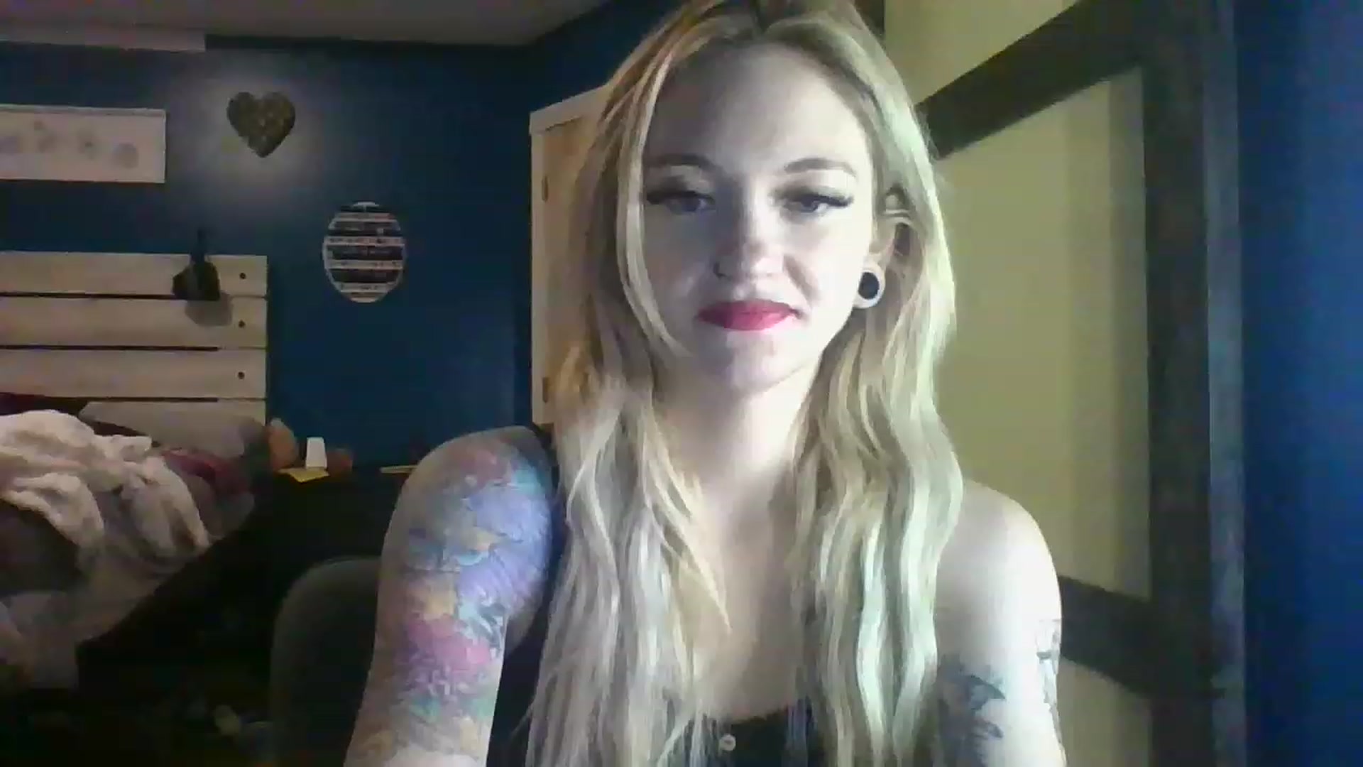 Gallery image thumbnail from AshSapphire's myfreecams stream on, 11/18/2022, 03:22 image 5 of 20