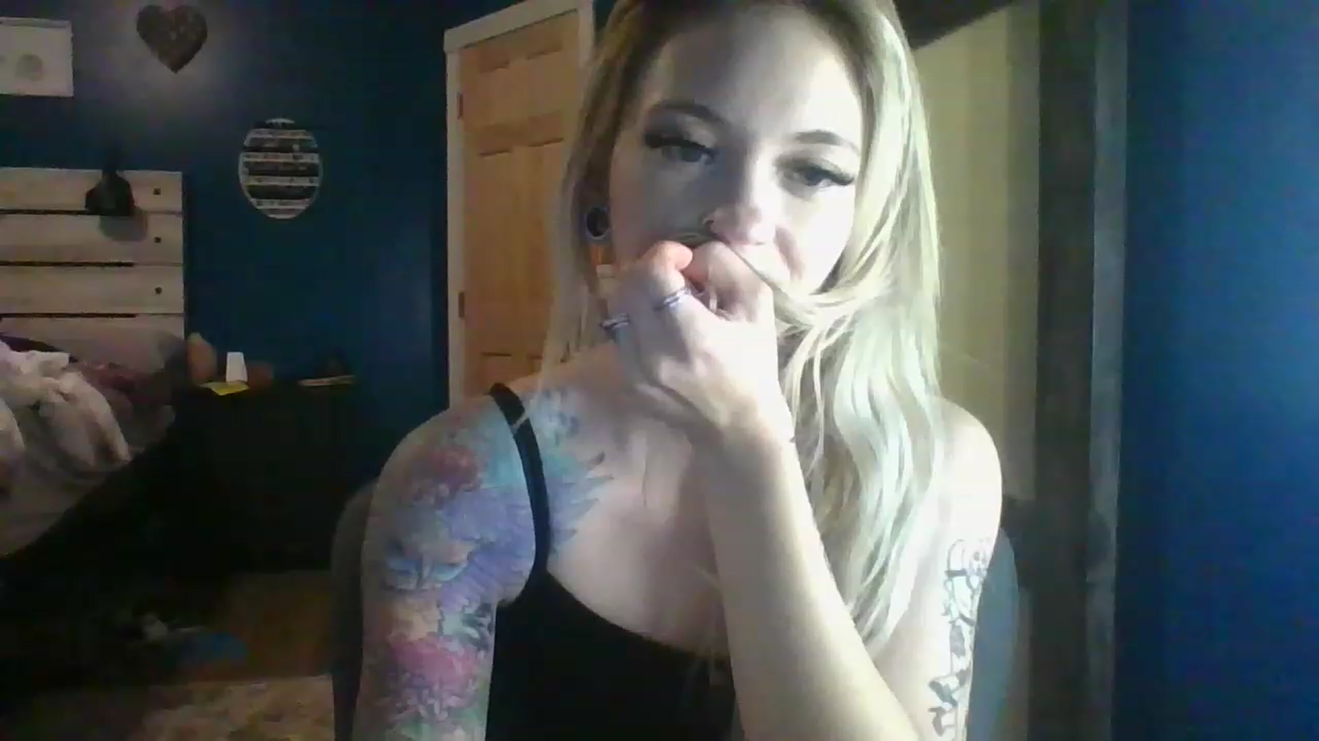 Gallery image thumbnail from AshSapphire's myfreecams stream on, 11/18/2022, 03:22 image 18 of 20
