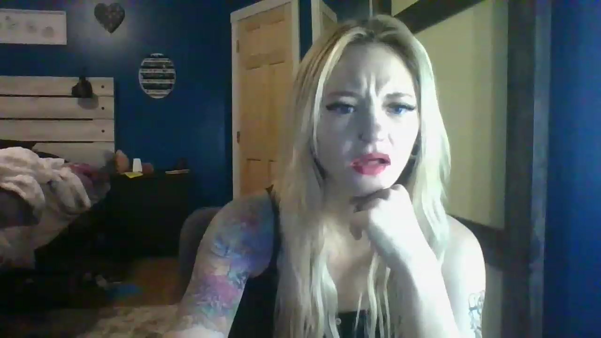 Gallery image thumbnail from AshSapphire's myfreecams stream on, 11/18/2022, 03:22 image 15 of 20