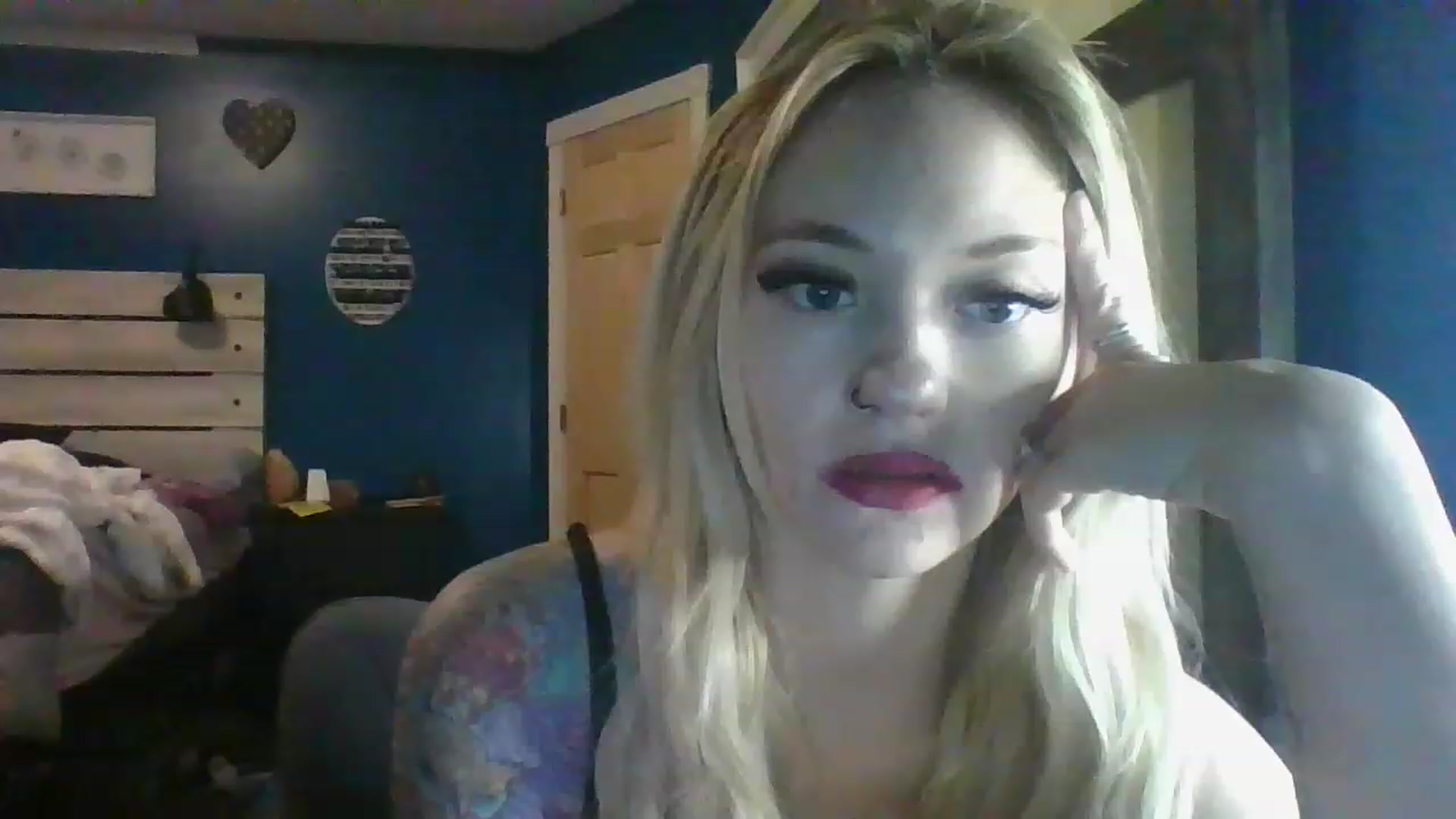 Gallery image thumbnail from AshSapphire's myfreecams stream on, 11/18/2022, 03:22 image 8 of 20