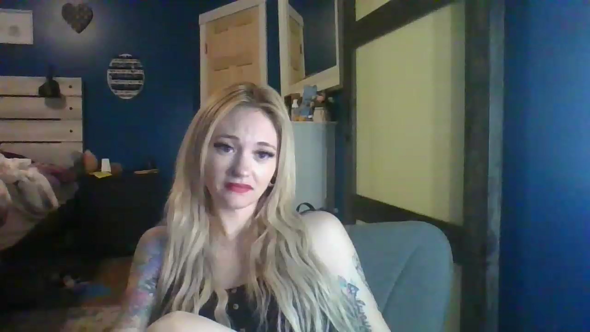 Gallery image thumbnail from AshSapphire's myfreecams stream on, 11/18/2022, 03:22 image 17 of 20