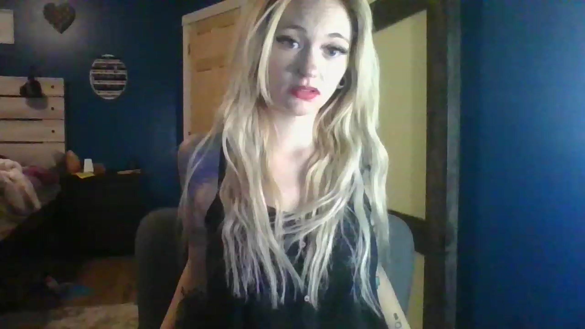 Gallery image thumbnail from AshSapphire's myfreecams stream on, 11/18/2022, 03:53 image 7 of 20