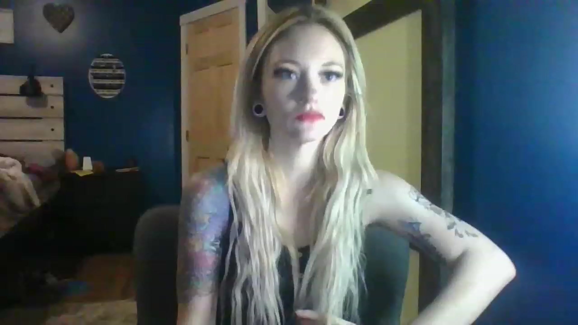 Gallery image thumbnail from AshSapphire's myfreecams stream on, 11/18/2022, 03:53 image 15 of 20